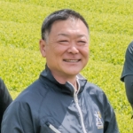 折尾　俊一